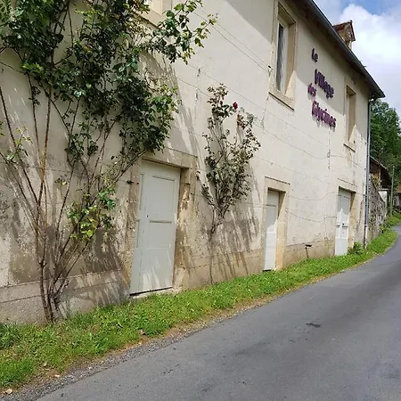 Le Village Des Glycines