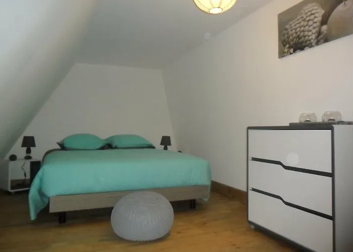 Le Village Des Glycines